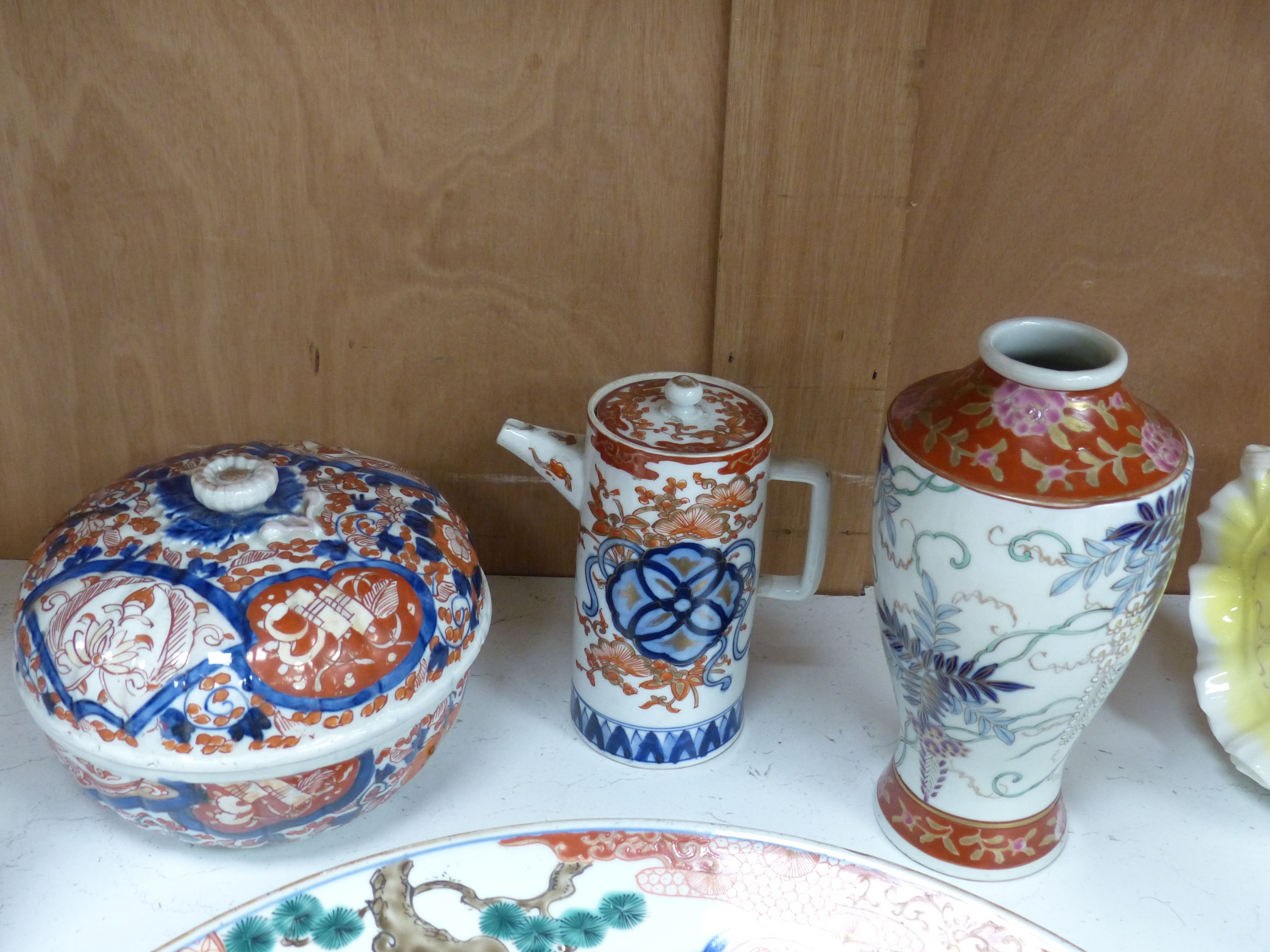 A Japanese Imari dish, box and cover, a pot, vase, late 19th/20th century
